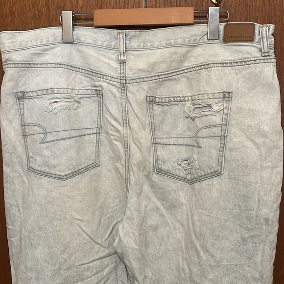 Light Wash American Eagle Distressed Mom Jean - Picture 8 of 12